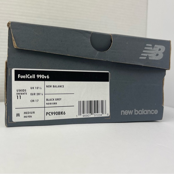 New Balance Boys 990 V6 Lace-up Sneaker Black/Silver Size 11 - Picture 8 of 8